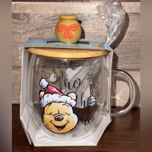 Cute 🥰 Disney Winnie the Pooh Holiday 17oz Glass Coffee Mug With Lid & Spoon